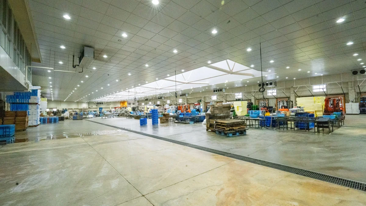 松浦魚市場の場内